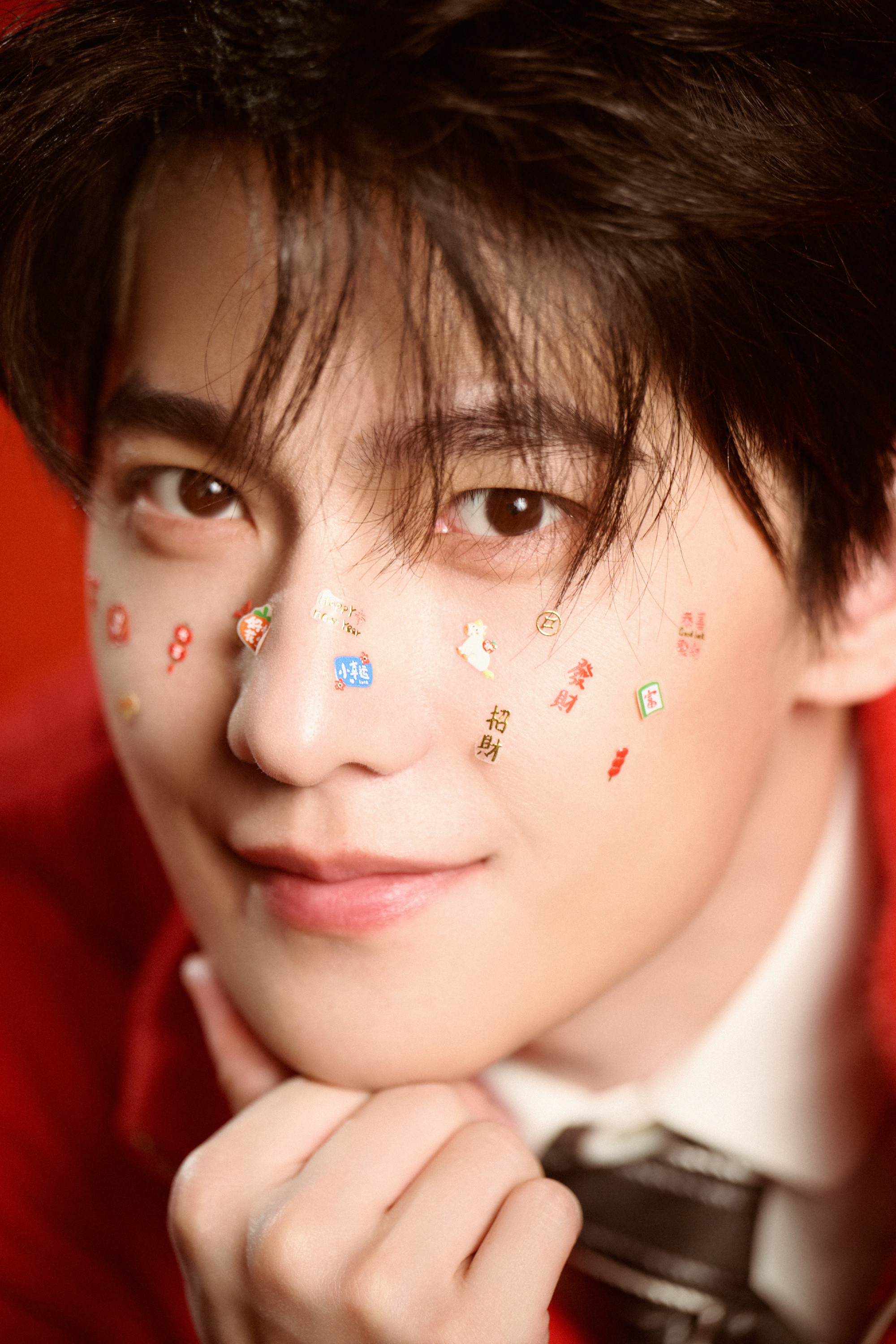 1.杨洋是个很专一的人，他喜欢吃什么就会一直去，横店有一家铁锅炖，他几乎天天去，