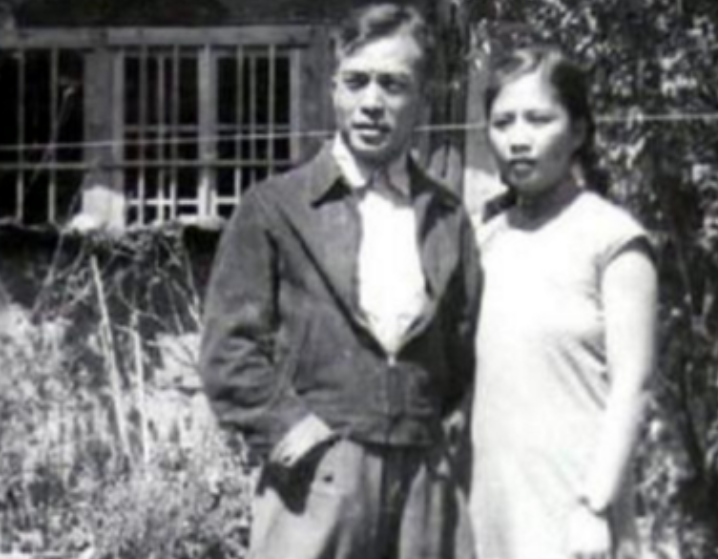 1938年，周恩来安排一女特工打入国民党高层刺探情报，谁料她竟嫁给了国军高官，身