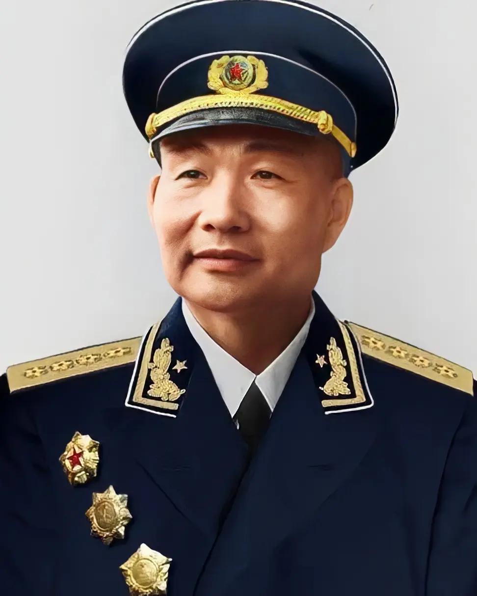 为什么现在网上对萧劲光大将评价越来越高？十大元帅、十大将应该是我国建国时军功最