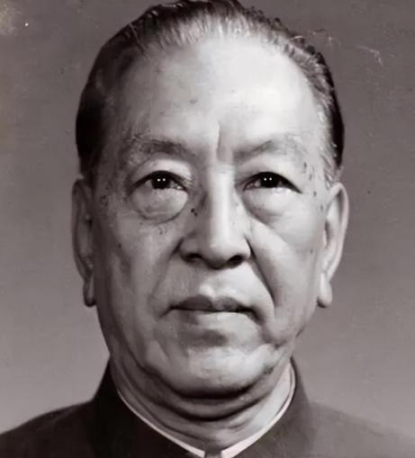 1978年7月，一个让全世界都吃了一惊的消息传来：中国不再给阿尔巴尼亚任何援助了