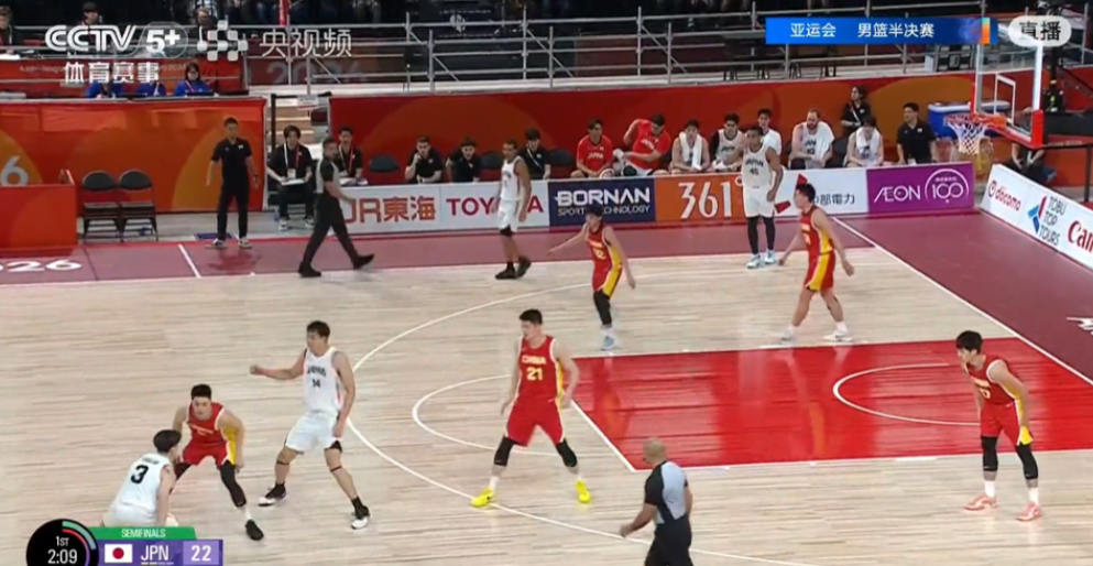 杨毅炮轰中国男篮：开始混饭圈了！郭士强已激励不了队员，输成这样对不起老百姓！从亚洲霸主到人见人欺，战