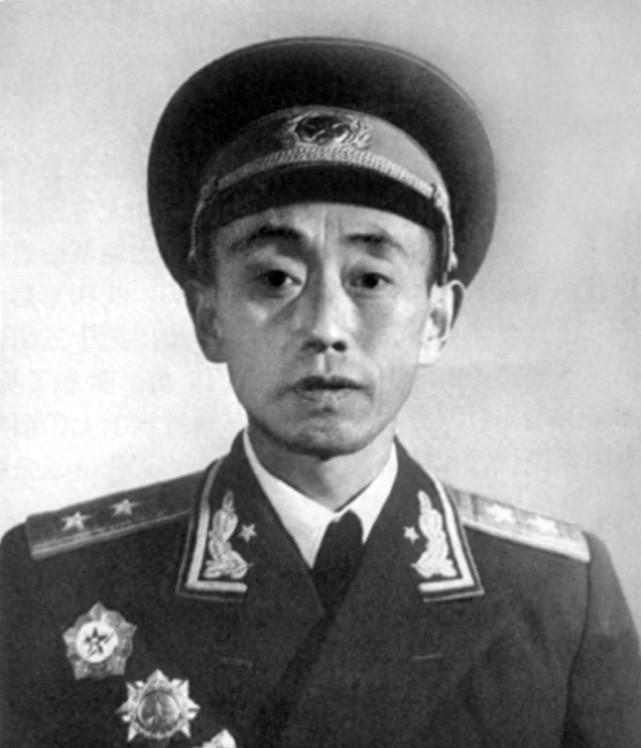 被软禁八年后，郑维山出狱渴望见徐向前一面，徐向前却婉拒：还是别见了吧！197