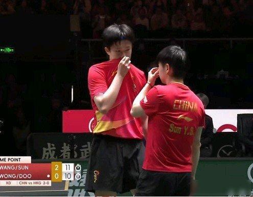 莎头组合赢太快，观众喊没看够，比赛像开胃菜就结账2025年成都混合团体世界杯