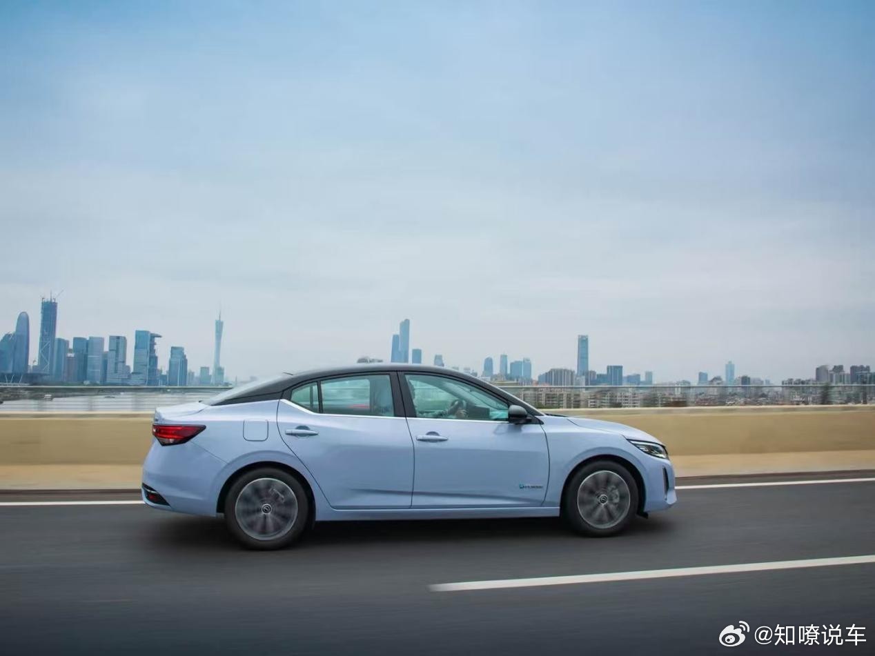 高速公路免费新方案：人大代表提议一年3000公里免费额度人大代表庹庆明，在202