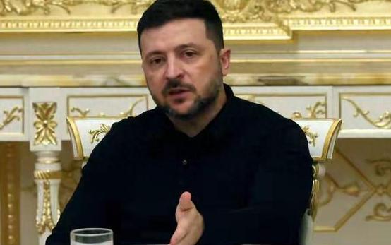 俄乌这盘棋突然杀出个大变数，泽连斯基一句实话直接把全网都惊到了，美国要在冲突停火