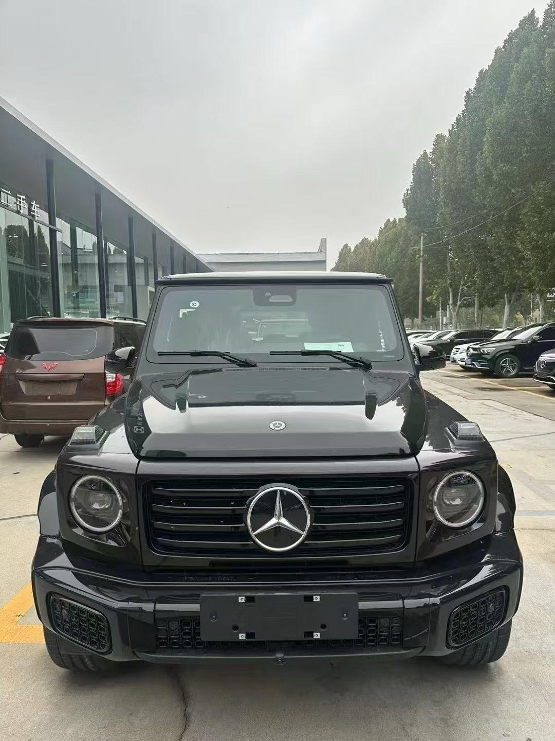 纯电的奔驰大G电动G580217优惠68万黑外黑内落地也就100多个，