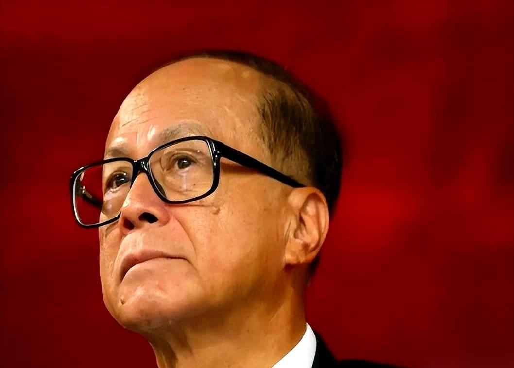 一个98岁的老头，5个月，套了1555个亿。算了一下，平均每天往兜里揣10个亿