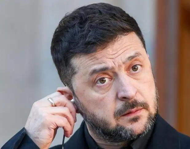 美国领土换和平要求，泽连斯基霸气拒绝，服了！12月8日，泽连斯基强硬表示，领土“