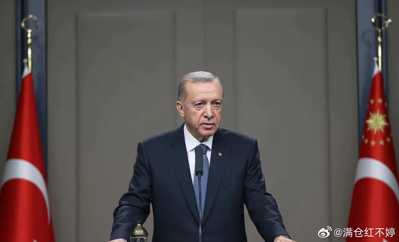 土耳其油轮黑海被炸：绝非战火溅射，而是针对性警告土耳其油轮在黑海被炸，不少人将其