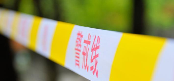 2025年真是不太平，有司机开车居然能这么离谱。在某高速上，一司机开启辅助驾驶后