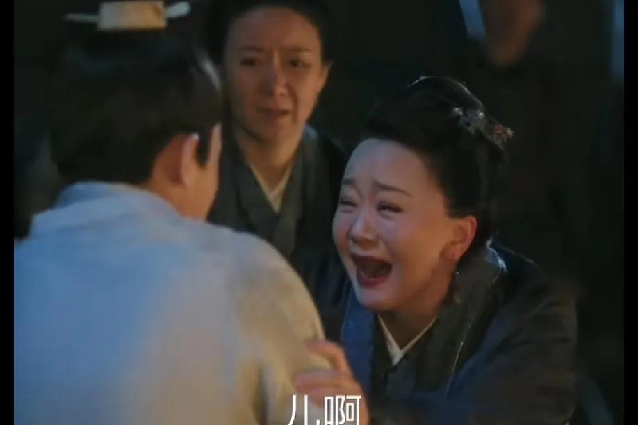 重温《知否》里小秦氏的结局，总觉得这团火烧得又疯又悲。她到死都喊着“我姐姐