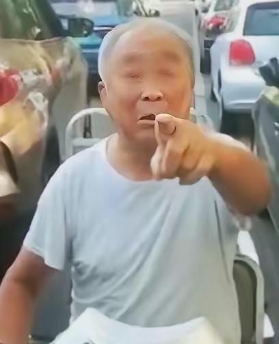 5元早餐不限量，大爷这吃法真让人膈应山东一家早餐店太良心了，周一专门搞5元