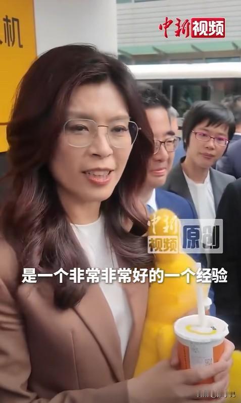 一个台湾政客，两天之内，三次在不同场合提到同一家大陆公司。你觉得她是在打广告吗？