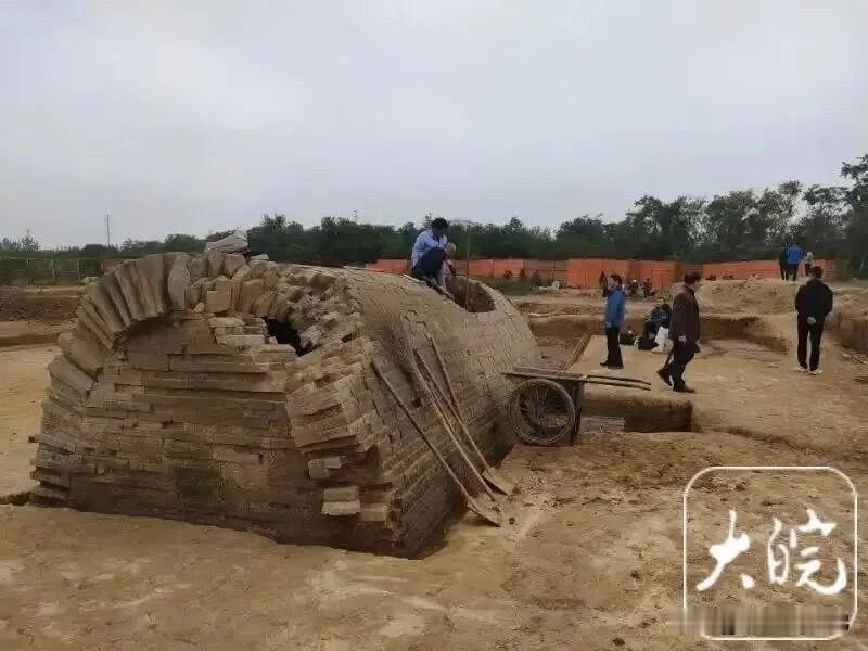 东汉古墓出土光可照人铜镜再证合肥千年厚重历史合肥庐江县又添考古新发