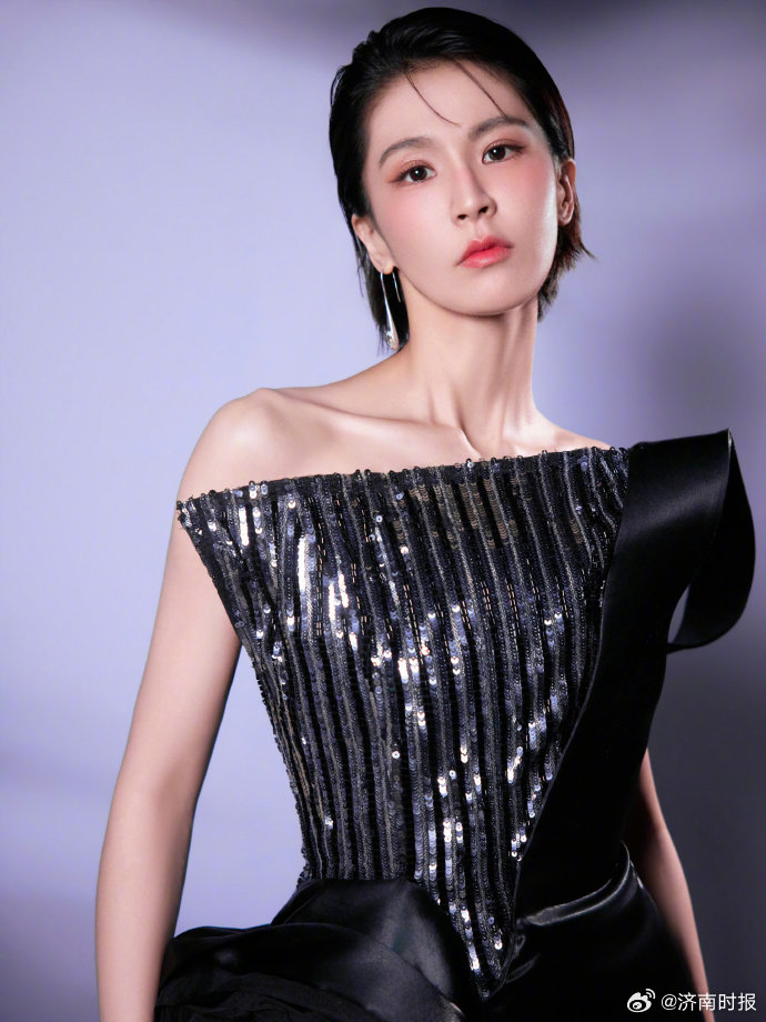 【#曾沛慈说谢谢自己辛苦了#】#曾沛慈夺冠哭了#27日，乘风2026落幕，