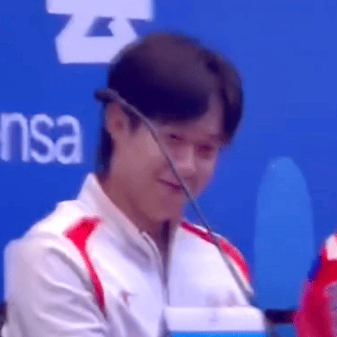 张雷指导一句话，给孩子整笑了…说25岁就是中年，头头估计心里嘀咕：我也没