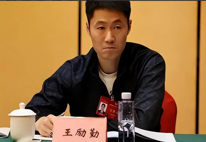 大满贯丢了2枚金牌，王励勤意识到2个“策略失误”双打策略失误客观来说，大概