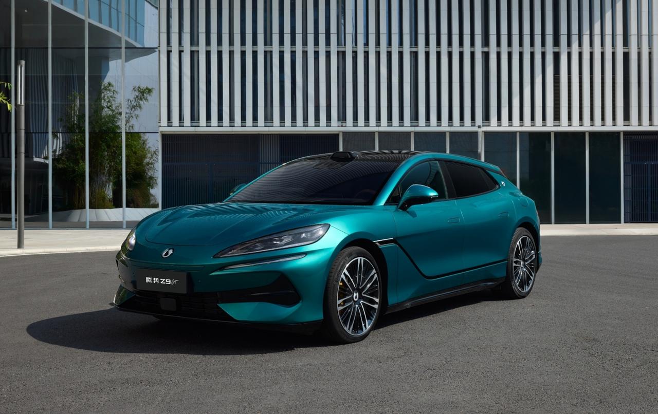 全新腾势Z9GT要来了，3月5日上市，聊几个重要信息：首次推出单电机后驱版，12