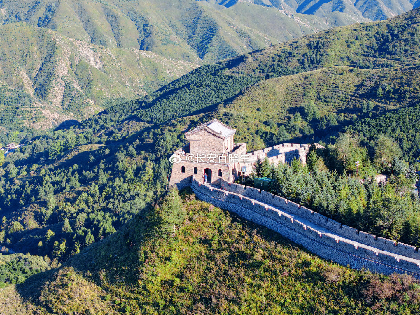 山西雁门关阅尽千年风华天下九塞，雁门为首。屹立晋北群山之巅的雁门关，见证着千年