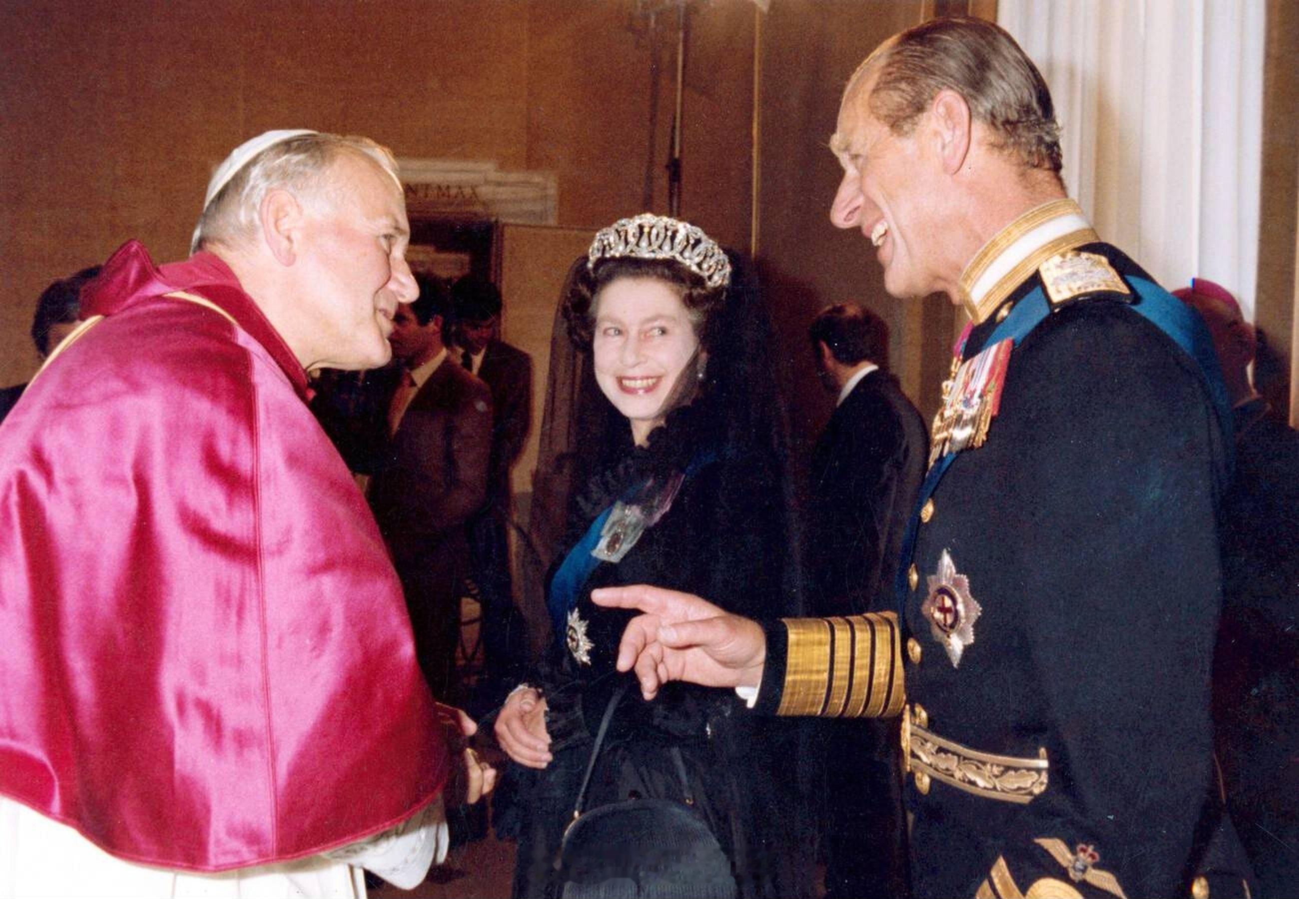 英国王室【补图】1980年10月17日，伊丽莎白二世女王和爱丁堡公爵