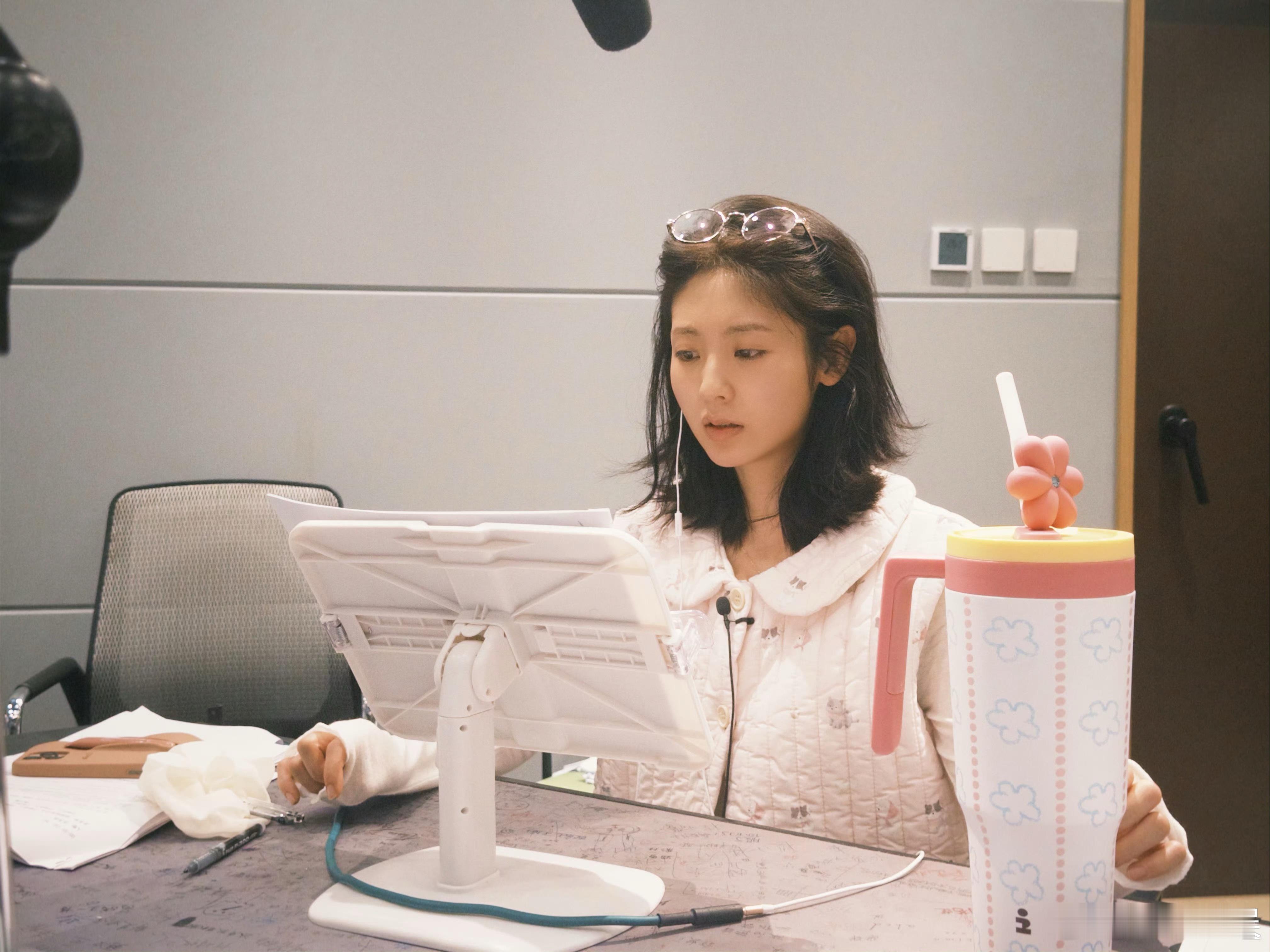 姐，求求了，如果违反交规了就赶紧道歉，别让别人把这个当做把柄一直骂你