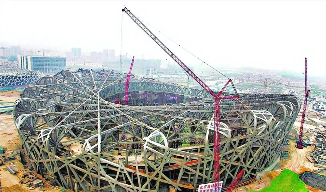 鸟巢“账本”曝光：占北京黄金位置，斥35亿建成的“鸟巢”，自从建成后，每年光维护