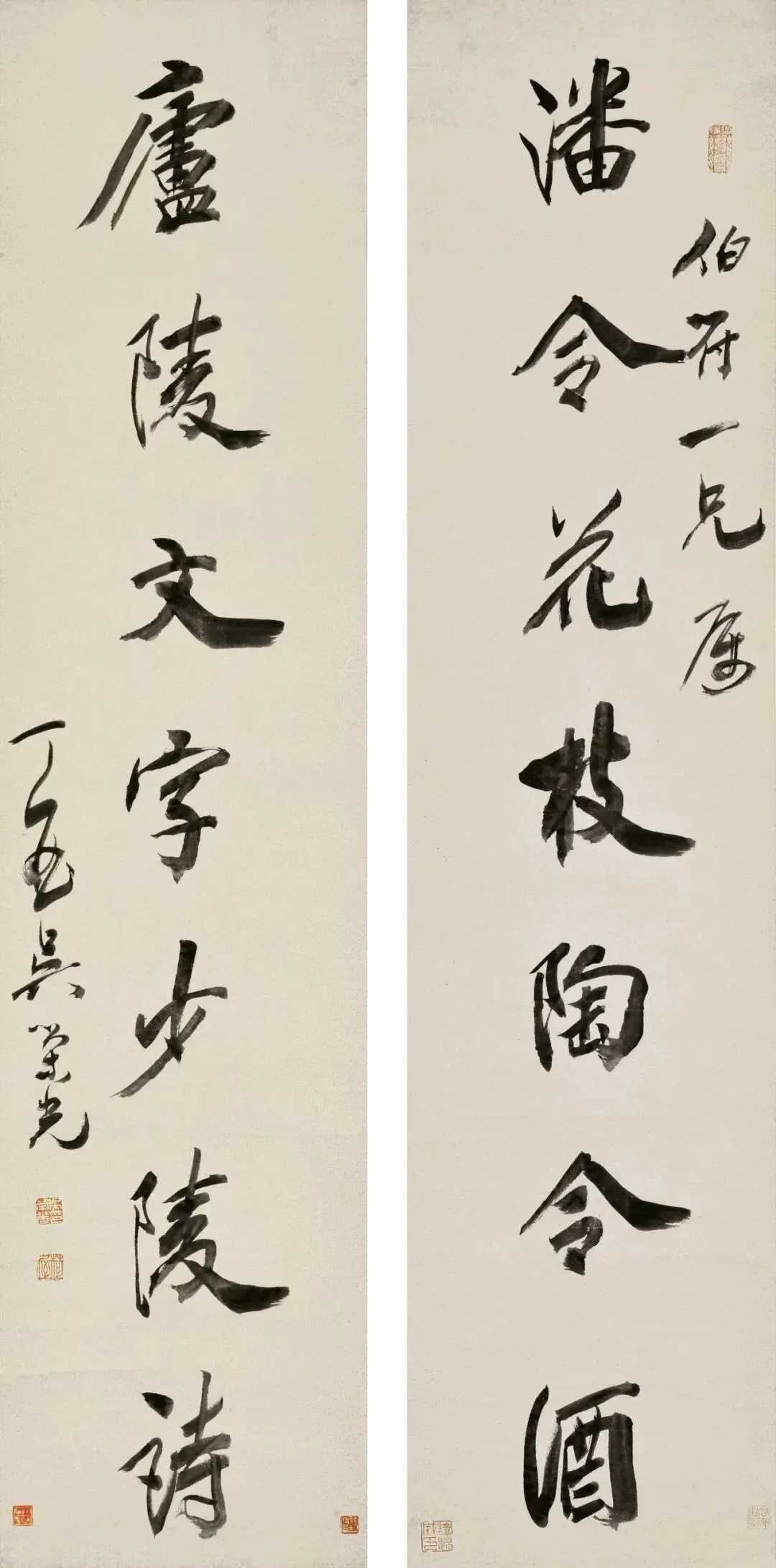吴荣光行书《潘令庐陵七言联》，纸本103.5×30.8cm。释文：潘令花枝陶