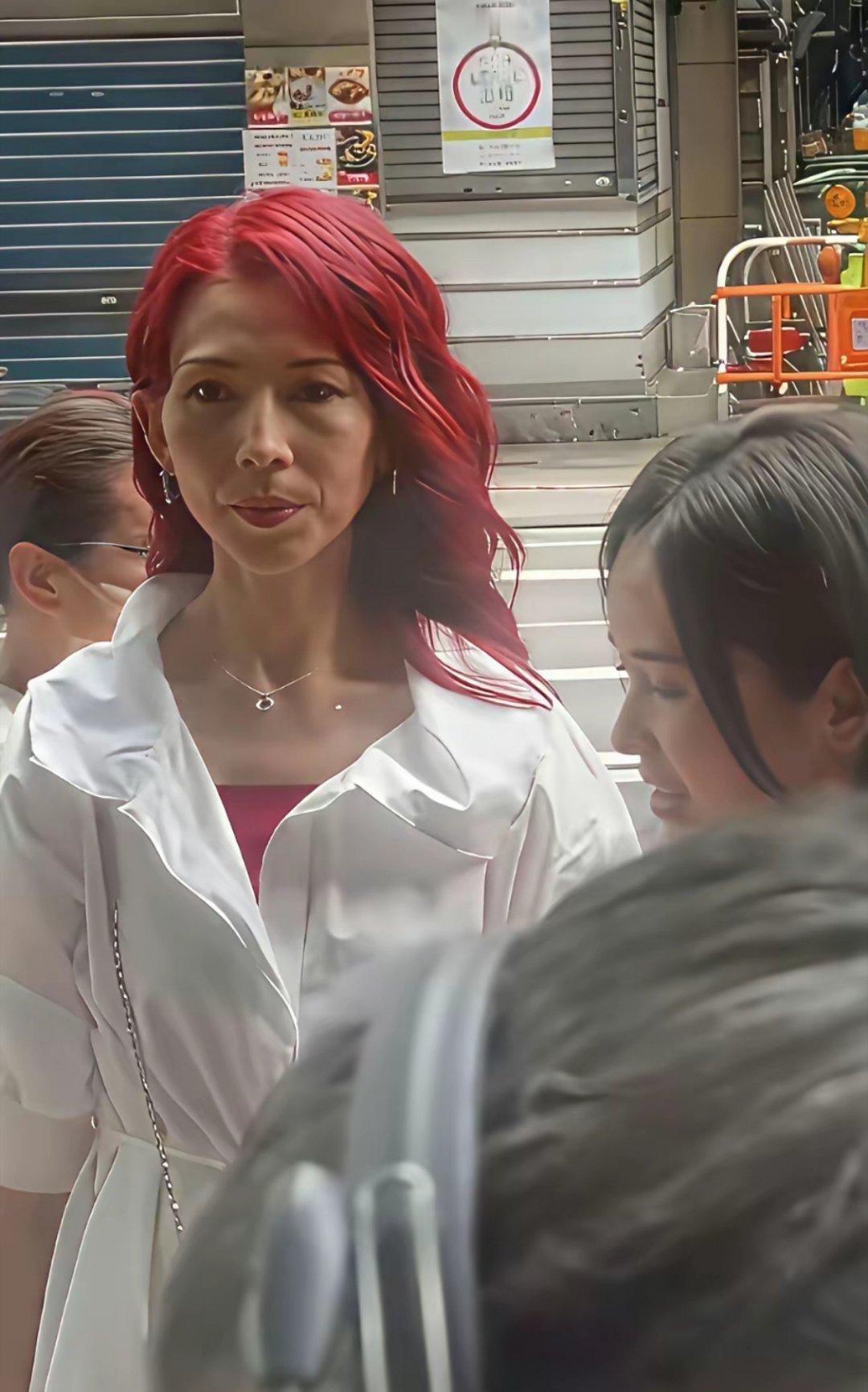 看看这是谁现身在香港街头