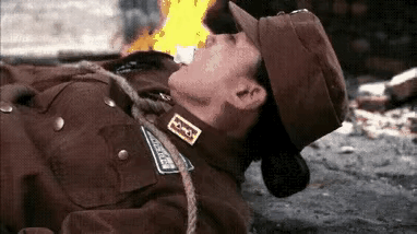 那么问题来了？她是怎么被抓住了？​​​​