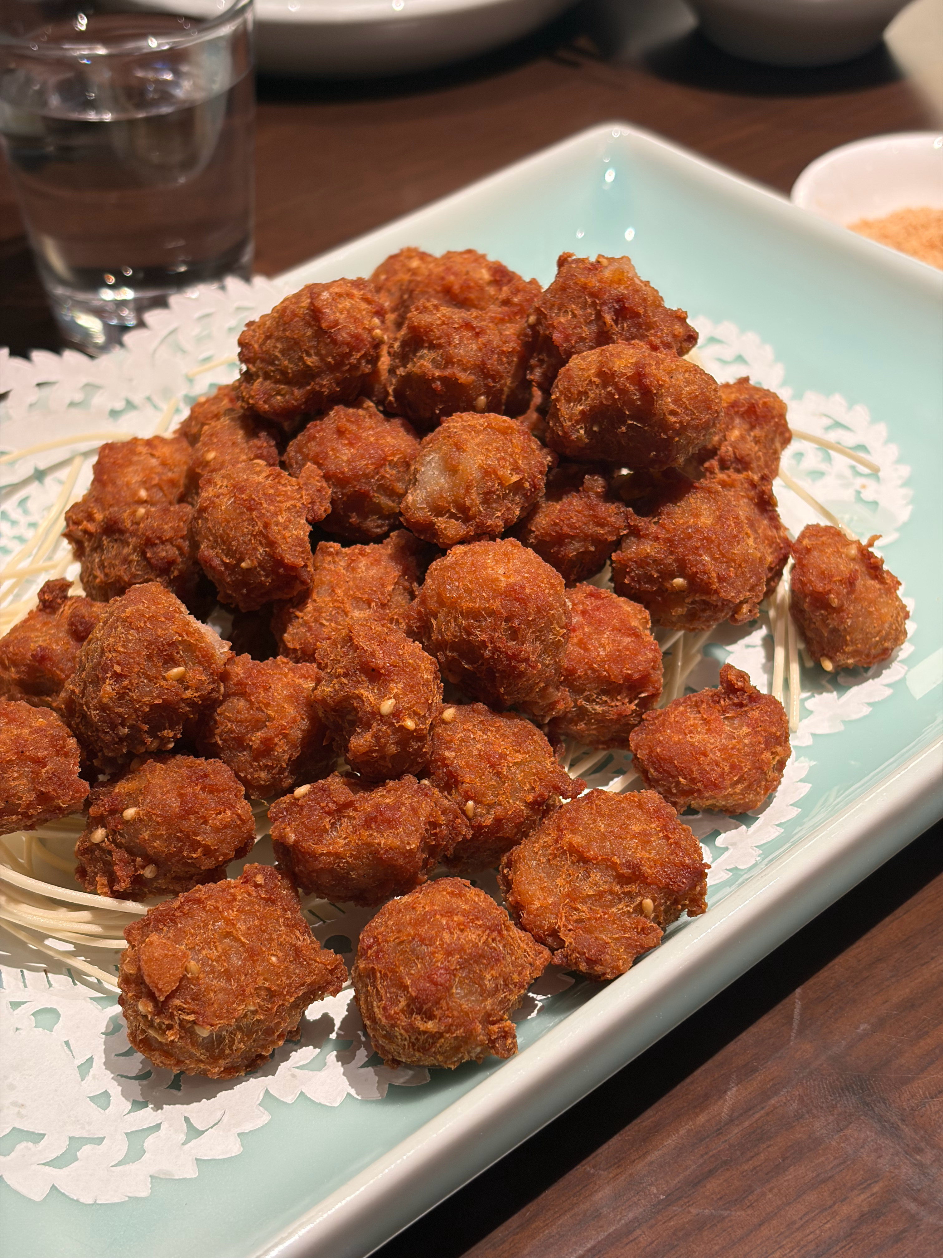 老板，我点的牛肉减肥餐，你怎么做成丸子还给油炸了啊[哭哭]​​​