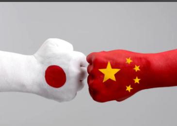 法媒感到非常惊讶！法媒称，中国官媒竟然以破口大骂的方式赤膊上阵，大骂日本首相高