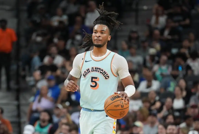 卡斯尔目前很多问题在福克斯回归后就会消失大量的组织任务,对目前的卡斯尔来说还是