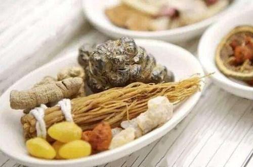 7月宝宝身患癫痫伴终身, 婆家劝重新生一个, 妈妈行为让人感动