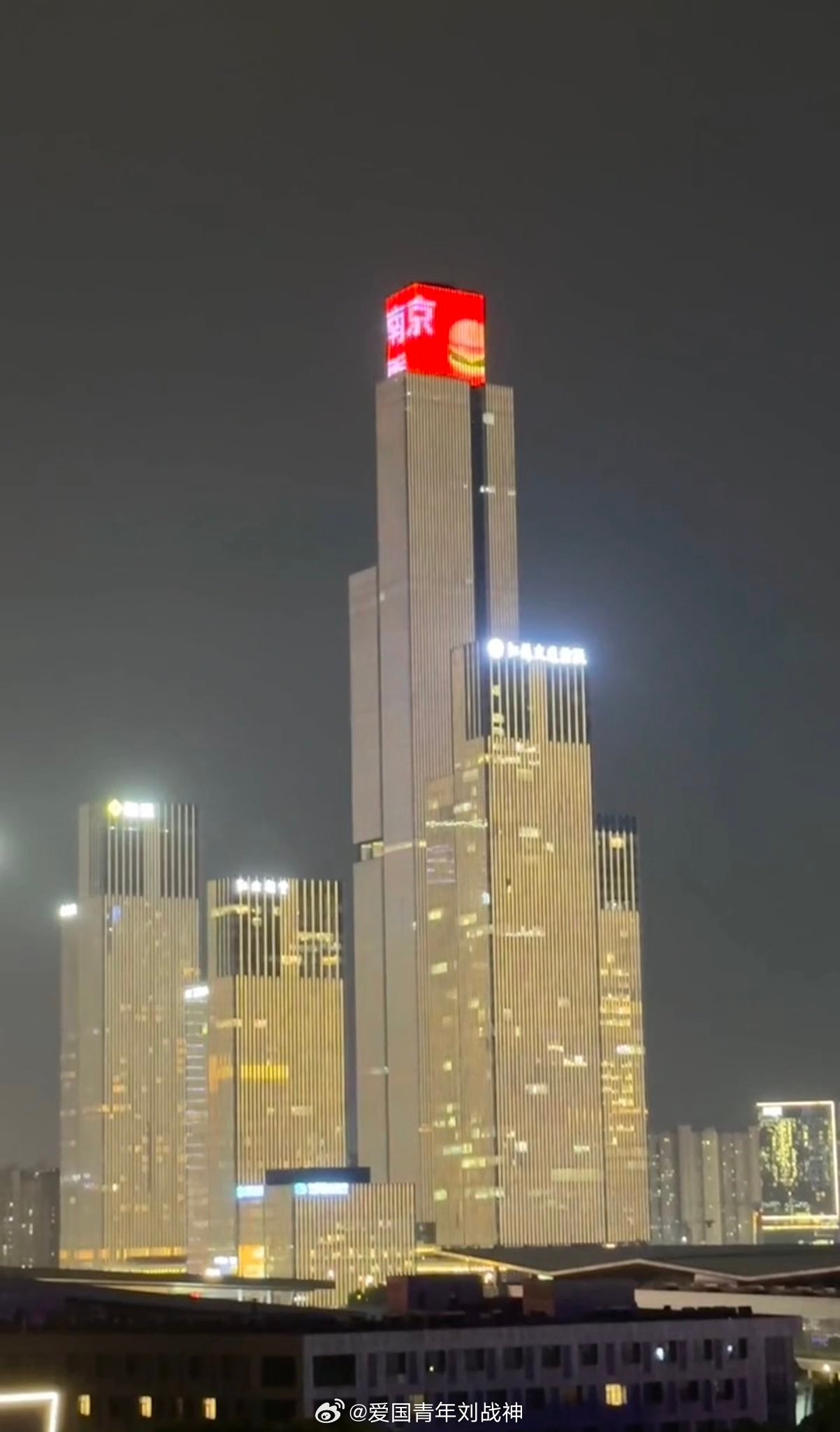 这要是曼哈顿，你不得从下水道开始舔到天际线？殖人傻事殖人迷惑行为