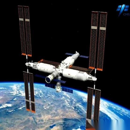 把宇航员扔在太空9个月，这是美国人干出来的事儿。俄罗斯也差不多，救援一次，得按