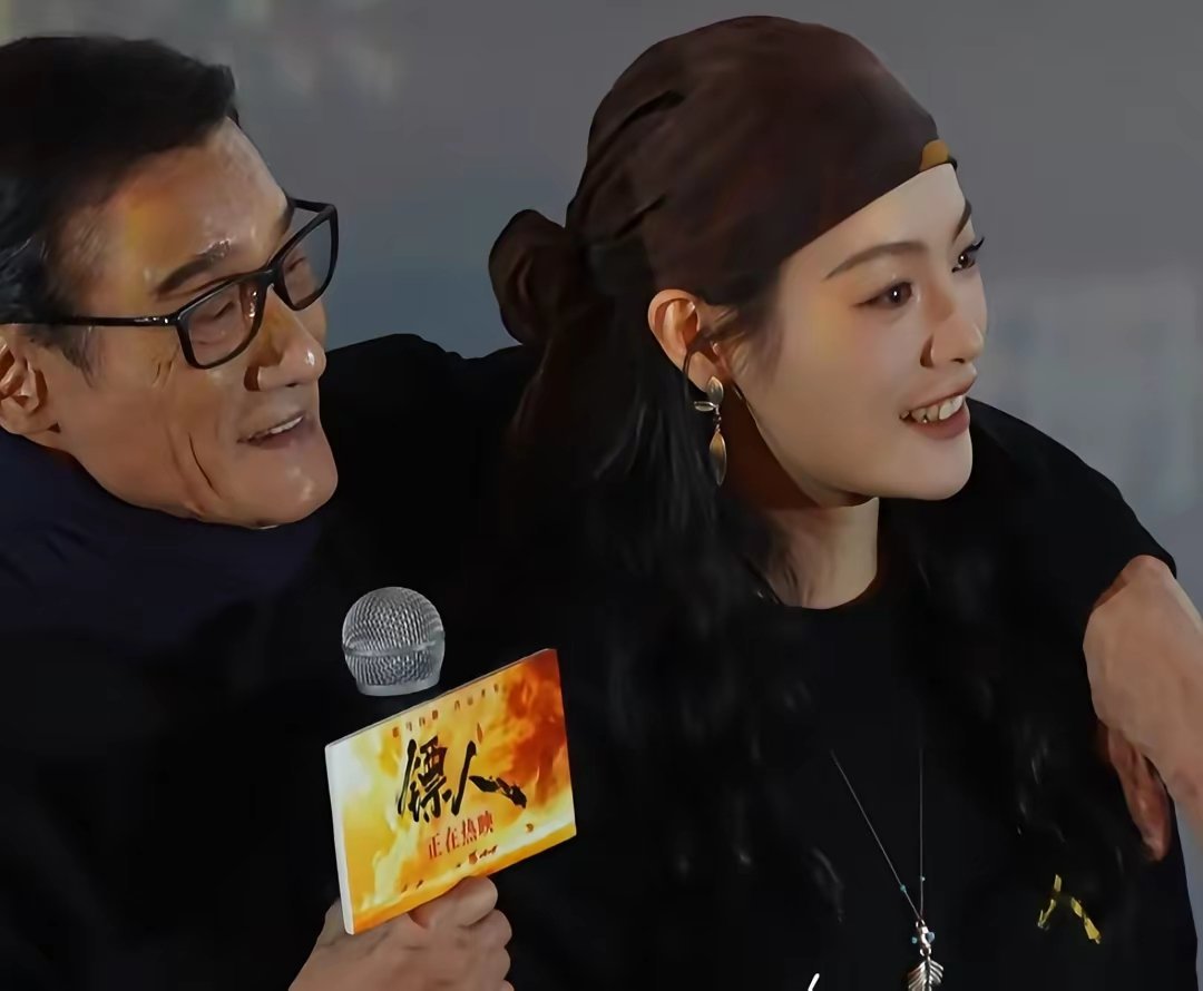 果然选演员也是有点玄学的，不知道你们注意到了没？电影里的还不那么明显，《镖人》线