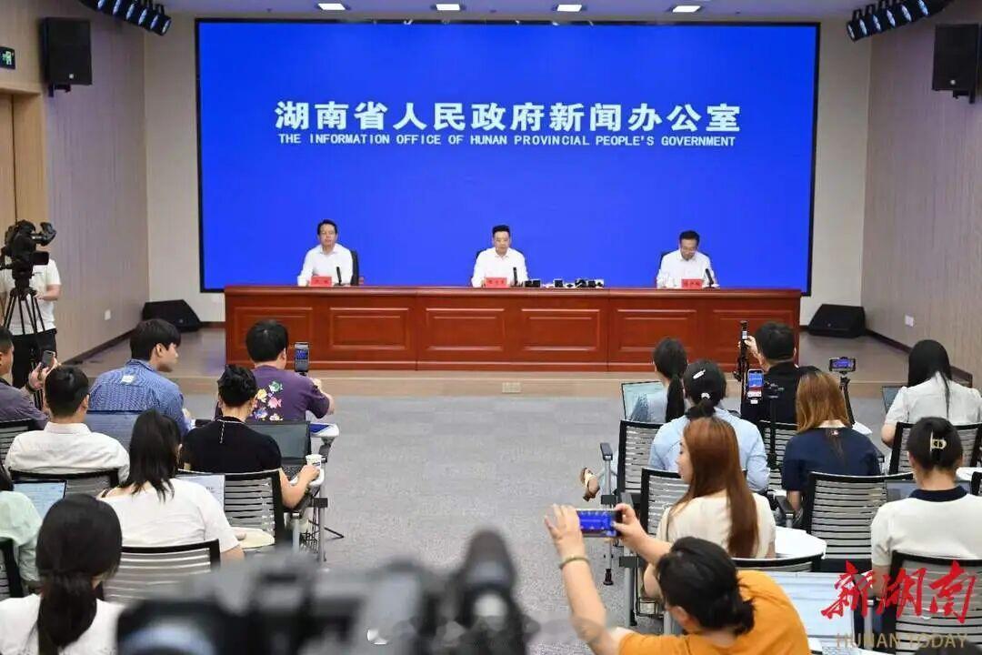 【2026湖南高考600分以上考生21015人】2026年湖南省共有46.96万
