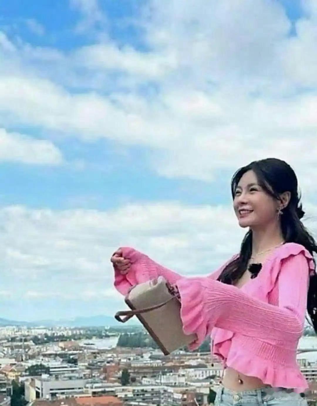 沈梦辰肚脐那儿啥情况呀，头回见明星有这玩意儿