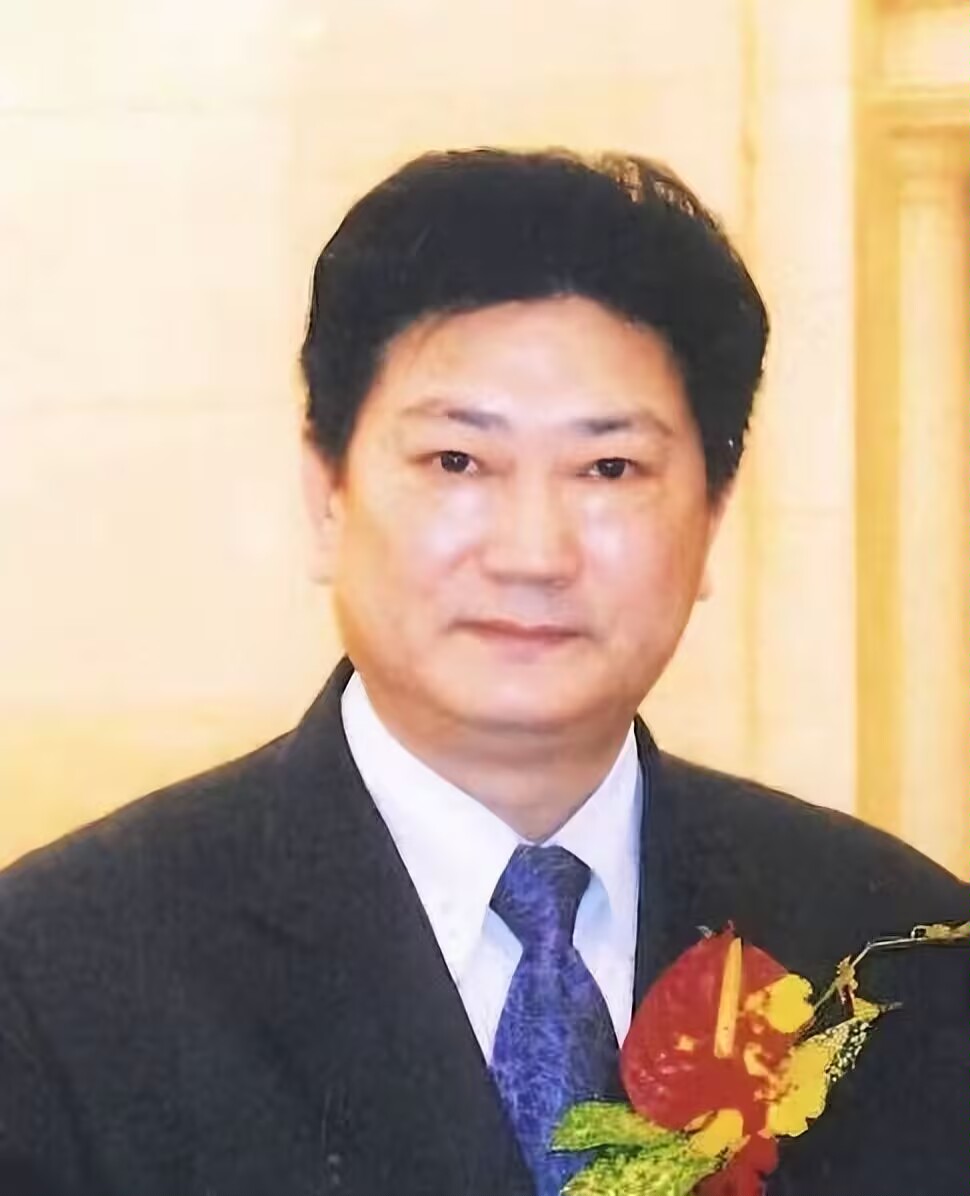 生意场上风光时，围着你的人一抓一大把。真正考验人情的，是你跌进谷底、一无所有那刻。太子奶创始人李途纯