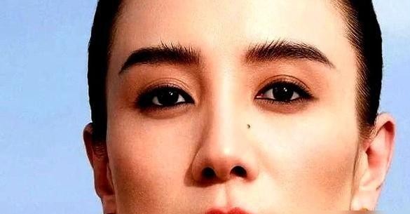 大满贯视后拿遍了又能怎样，宋佳连着九个月没进组，这事儿放在以前简直不可思议。换作前几年，手里攥着飞天