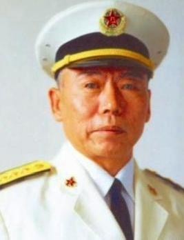 1988年，海军司令员张连忠到汕头海军供应站检查，一进院子，他就先称体重，张连忠