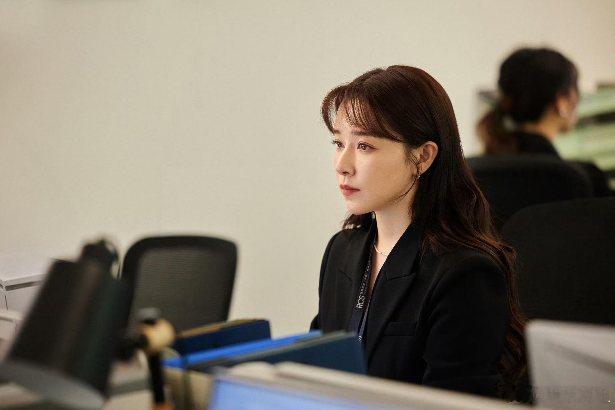 阚清子琥珀色瞳孔阚清子宣传新剧《夜色正浓》时展现的侧颜状态引发热议，其琥珀色瞳孔