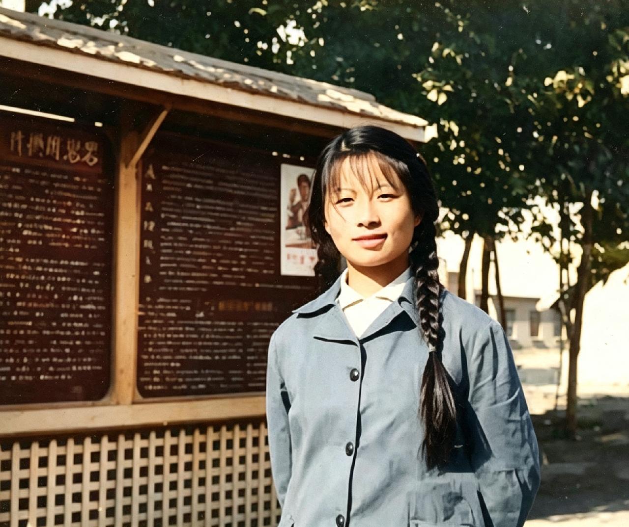 1977年，北京知青谢炳义买了两碗面递给一女乞丐。谁知，女子竟然贴身跟着他，他