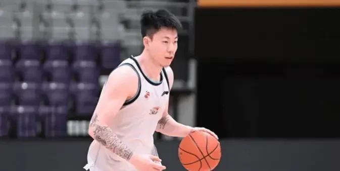 现在除了一些极端的饭圈粉丝在攻击张镇麟之外，大部分的理智球迷还是非常祝福张镇麟的