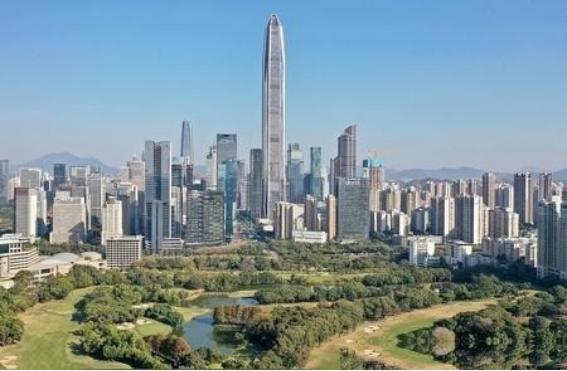 为什么美国现在死咬中国不放？美国经济学家曾说过一句大实话：中国不是敌人，而是中国