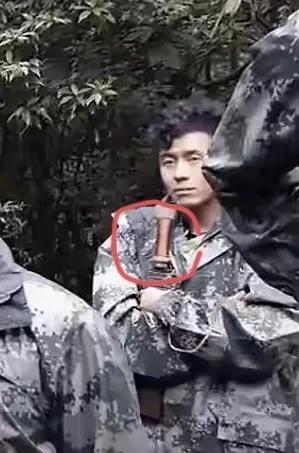 2019年6月解放军在中印边境东章地区抓获了几名越境捣乱的阿三士兵，经过现场给他