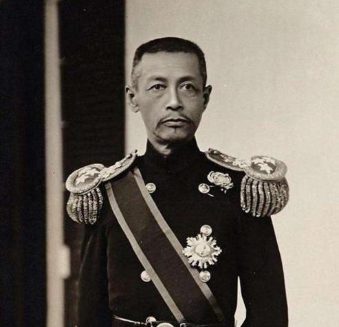 1951年，93岁高龄的前清朝海军总司令萨镇冰在得知志愿军成功击退美军并进攻韩国