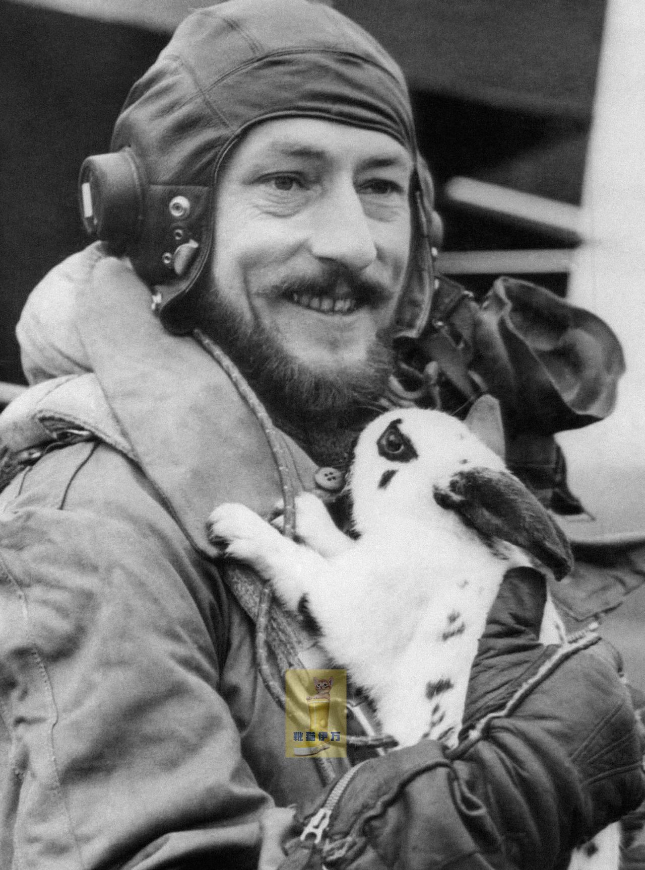 [呲牙笑]“自由法国”居然还有轰炸机——1945年4月25日，法国飞行员弗朗索瓦