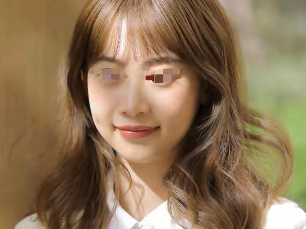 贵州女孩小高，因为一场游戏里的温柔，跨城赴约，最后住进了只有一间卧室的出租屋，生