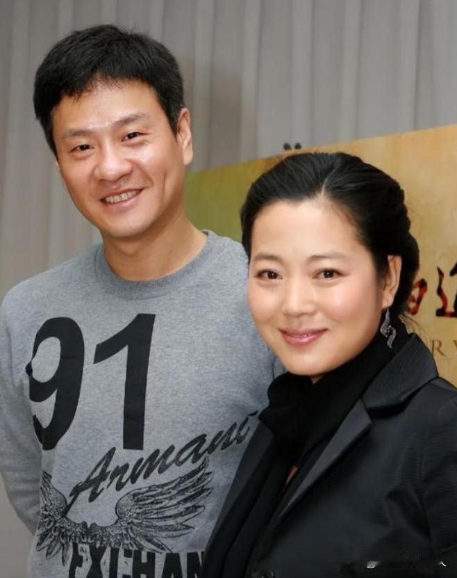 2003年，王茜华和丈夫到饭店吃饭，没想到结账时，丈夫却说：“饭钱我付了，回头你